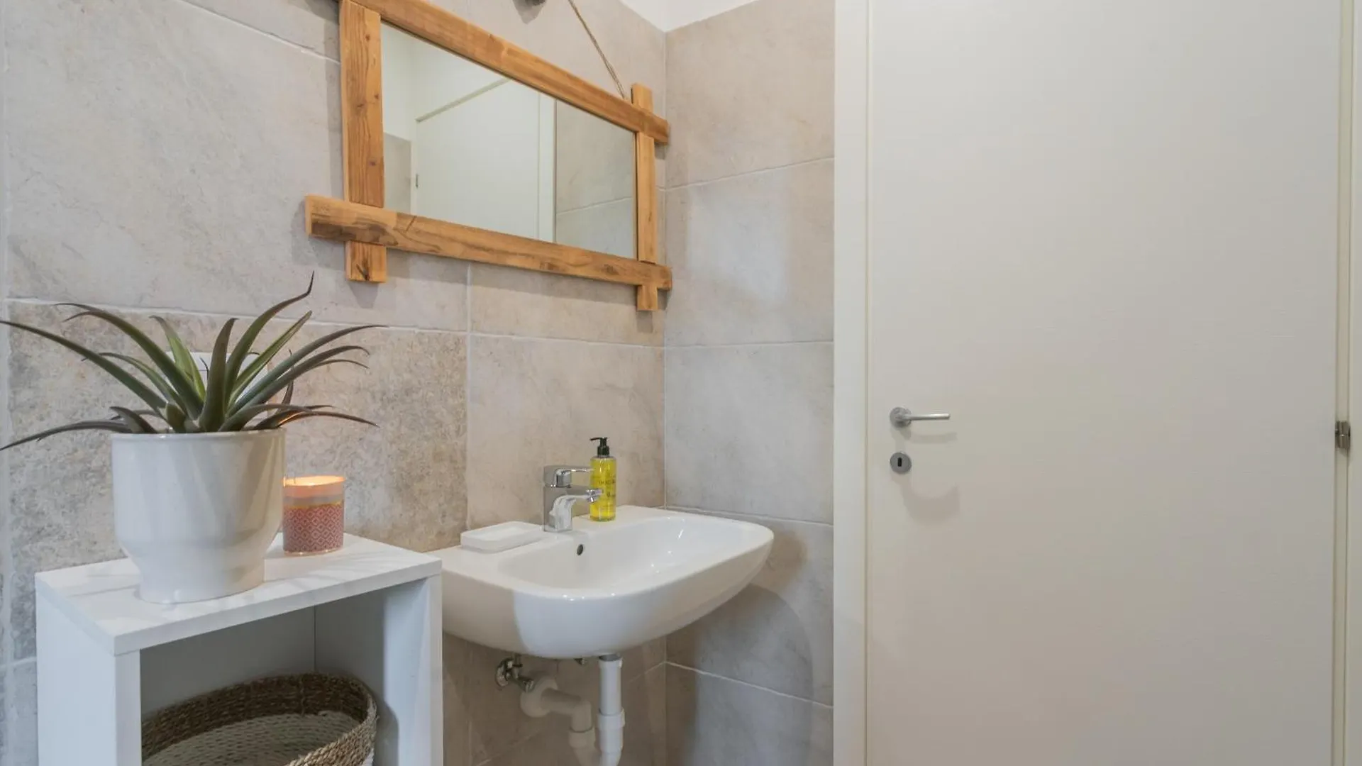 Apartment Zezio 44 By Rent All Como