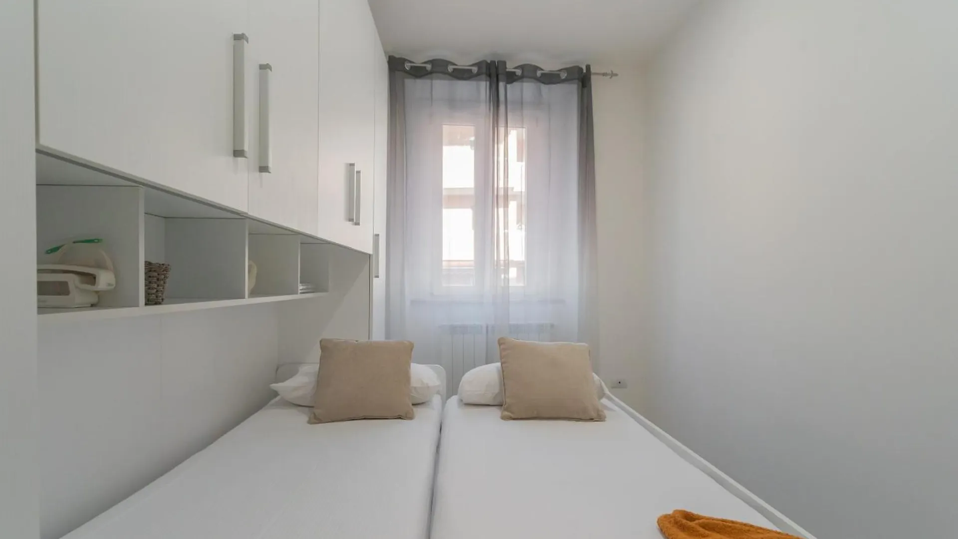 Zezio 44 By Rent All Como