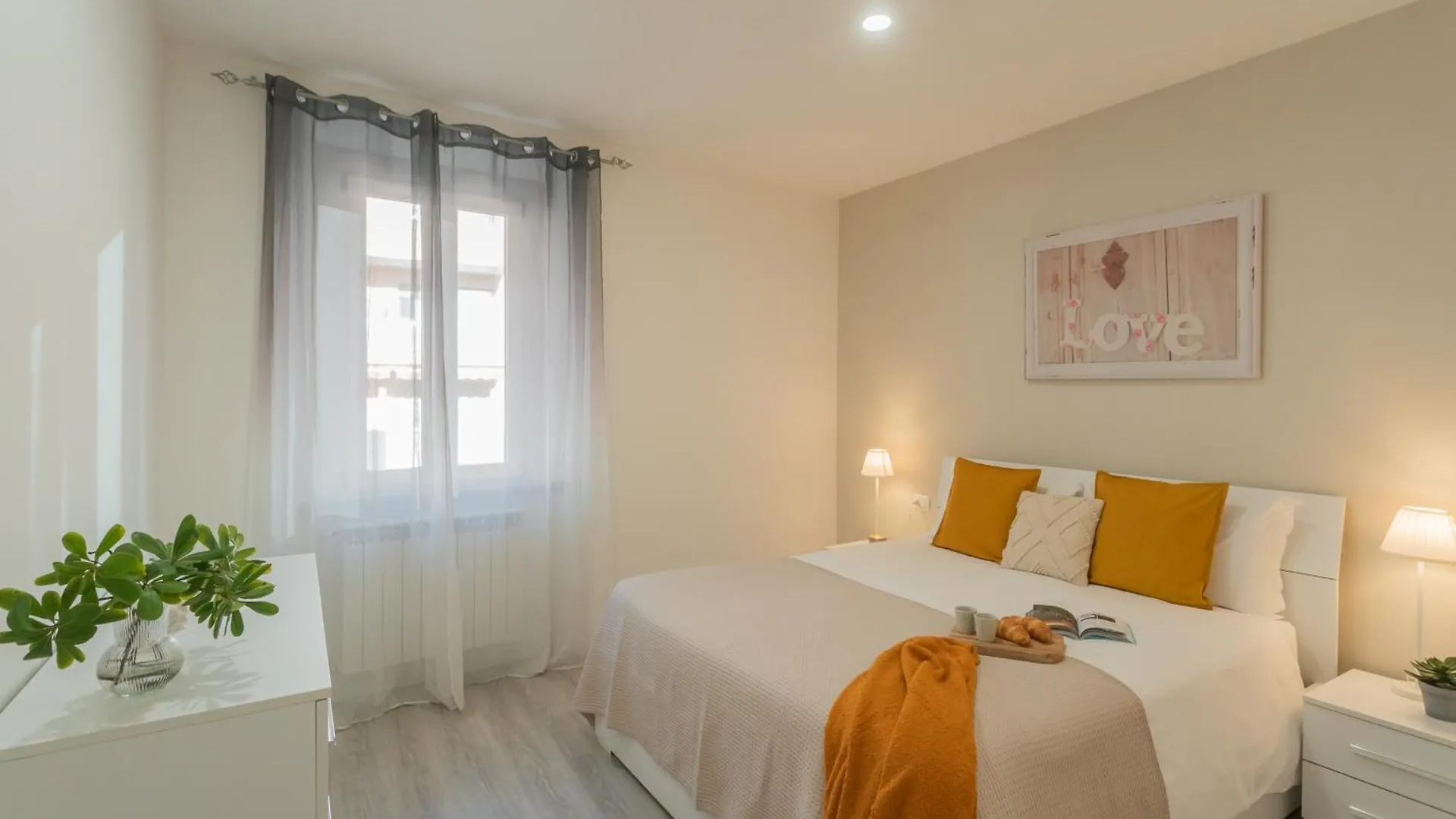 Zezio 44 By Rent All Como